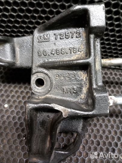 Правый кронштейн двигателя Opel Vectra B