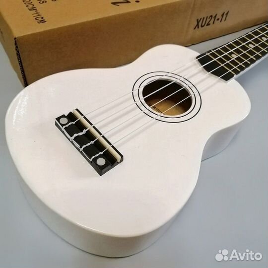 Укулеле Belucci White