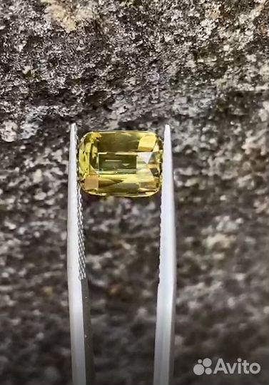 Шикарный жёлтый циркон 6.13 карат