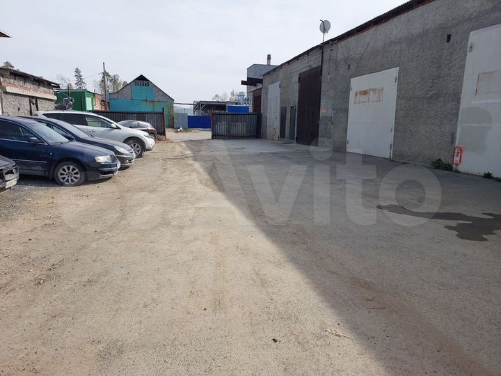 Гараж, > 30 м²