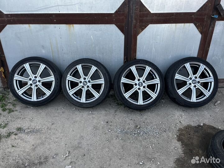 Комплект колес 215-45 r18 летняя