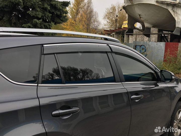 Toyota Rav4 Ветровики с хром вставками K3DZ5