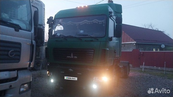 МАЗ 5440А9-1320-031 с полуприцепом, 2012