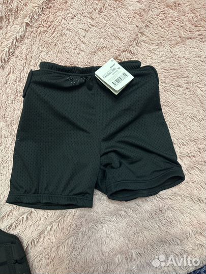 Защиты дл спины и защитные шорты для сноуборда