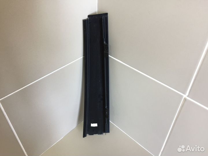 Накладка рамки задней правой двери VW Passat B6