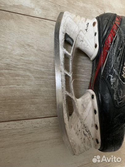 Хоккейные коньки bauer