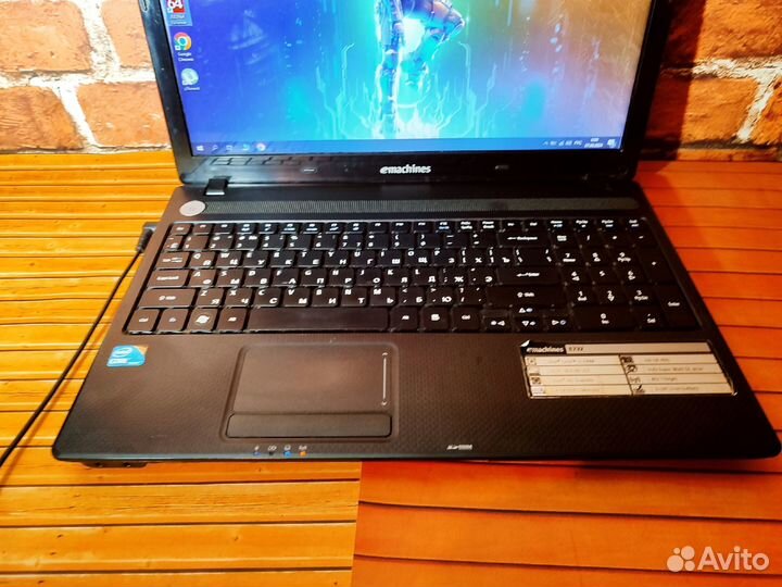 Acer Emachines E732 - Core i3 \ 3 Озу \ 320 GB