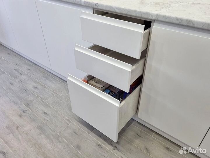 Кухня современная на заказ. Доставка и сборк