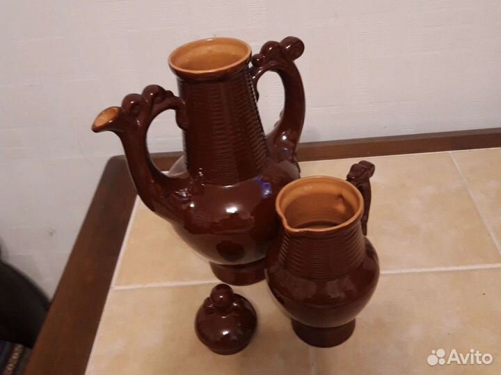 Глиняный кувшин и кувшинчик