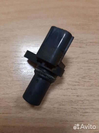 Датчик распредвала коленвала Mitsubishi MR985041