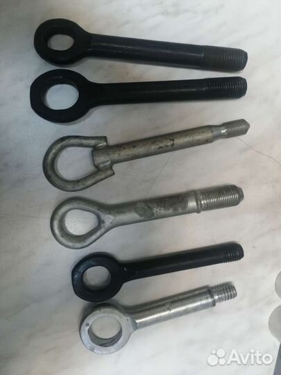 Буксировочный крюки