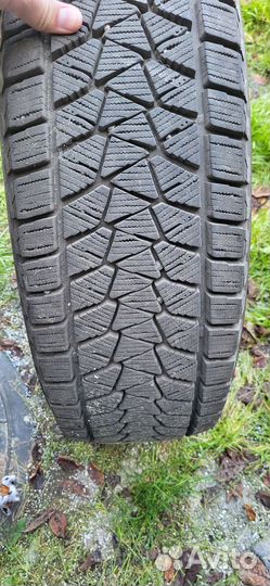 Bridgestone Blizzak DM-V1 225/70 R16