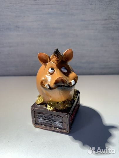 Статуэтка кабан