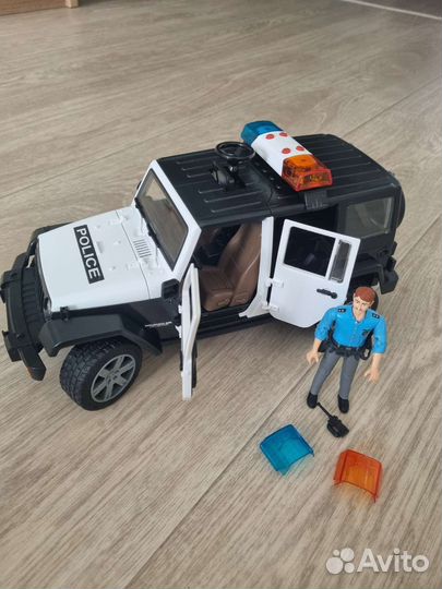 Машина полиция bruder