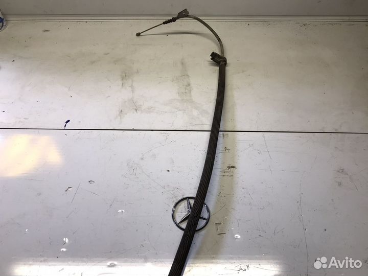 Трос ручника Мерседес w212