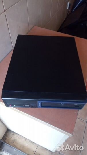 Корпус MSI формата Mini-ITX с блоком питания