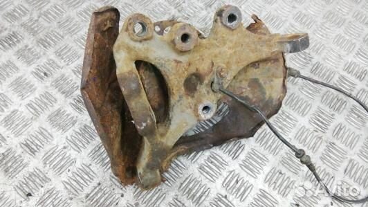 Ступица передняя левая mercedes benz C-class W203