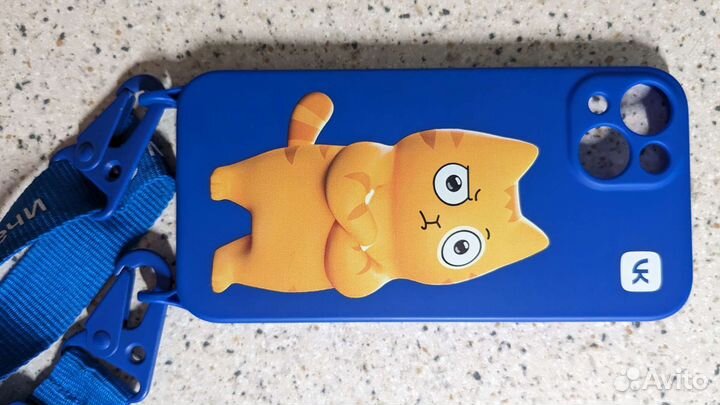 Чехол на iPhone 13