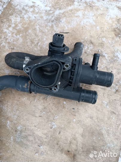 Корпус термостата Renault 8200154300