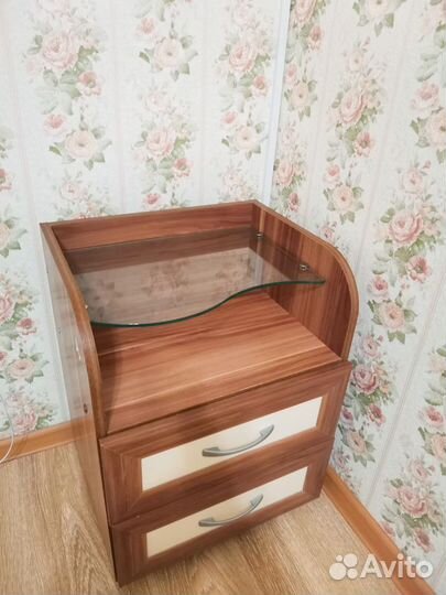 Тумба прикроватная
