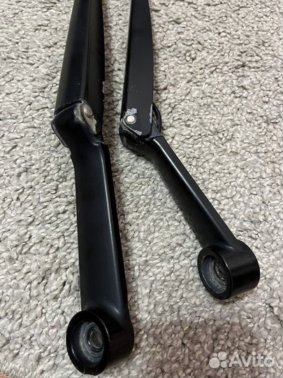 Детжатели дворников на гранту седан