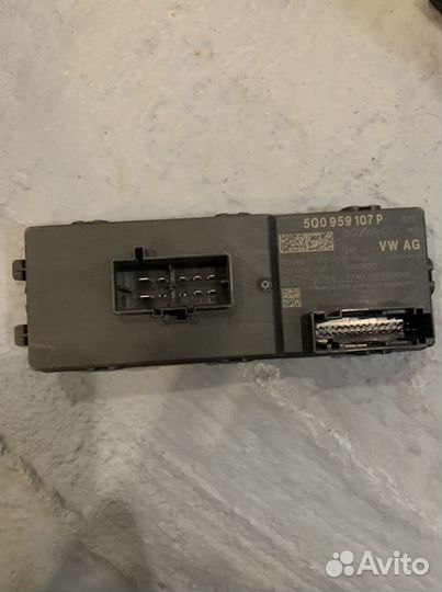 Блок управления двери багажного отсека VAG VW