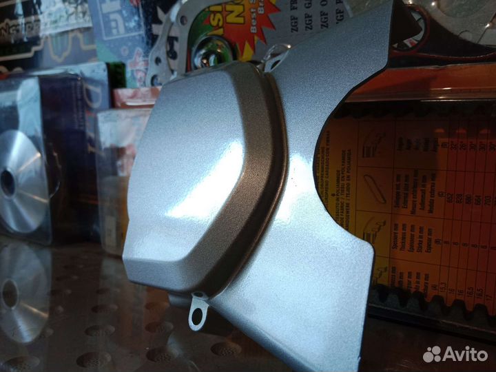 Крышка ведущей звезды на мопед