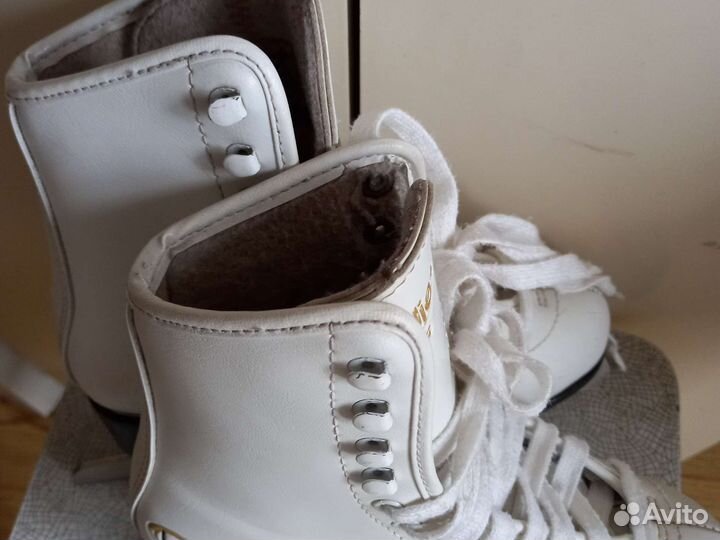 Коньки фигурные