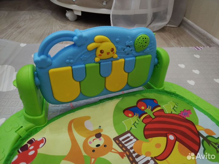 Развивающий коврик для малышей