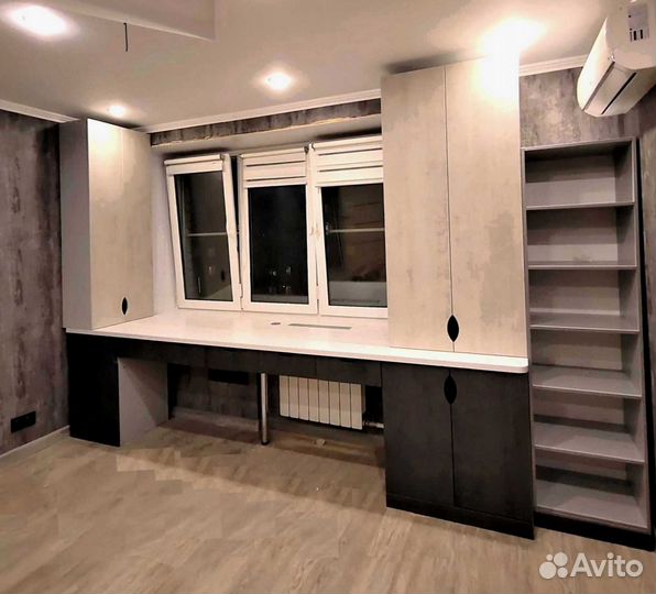 Рабочая зона у окна