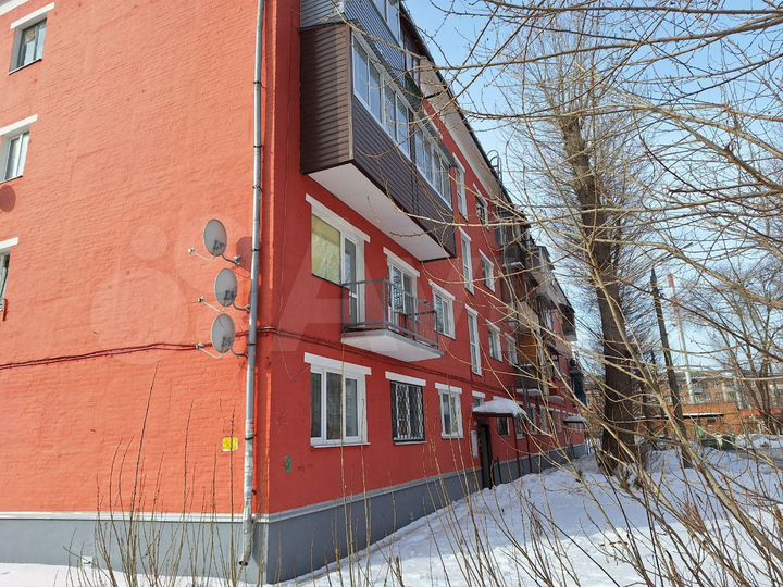 Комната 13,8 м² в 5-к., 1/4 эт.