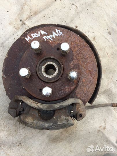 Правый поворотный кулак Mitsubishi RVR