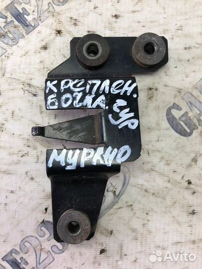 Крепление бочка гур Nissan Murano z50