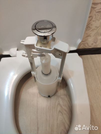 Крышка унитаза/ гофра слива/ сливное устройство