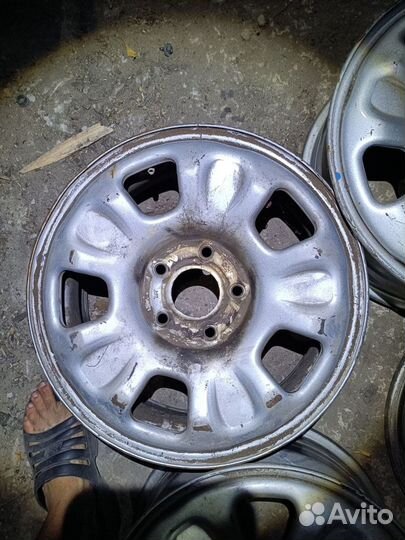 Диск стальной Renault Duster 403002241R