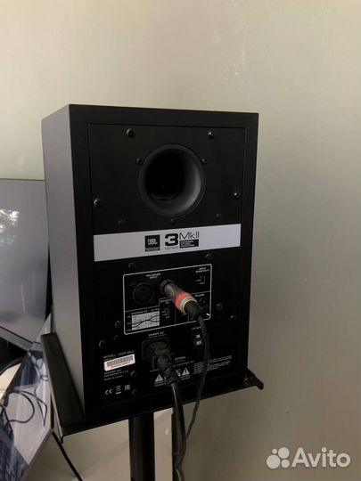 JBL 305pmkii - активный студийный монитор