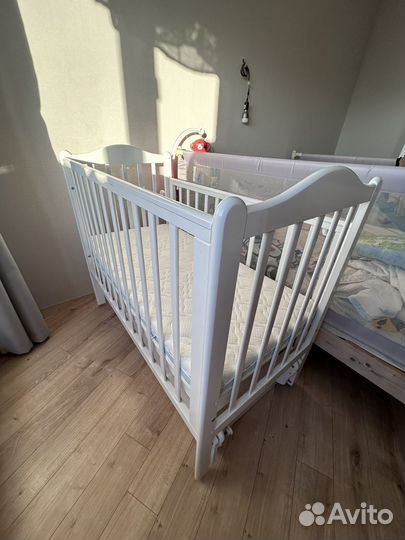 Кроватка детская с маятником Bambini Moretti