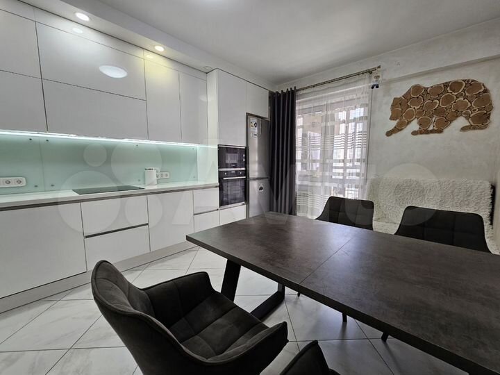 3-к. квартира, 92 м², 6/17 эт.