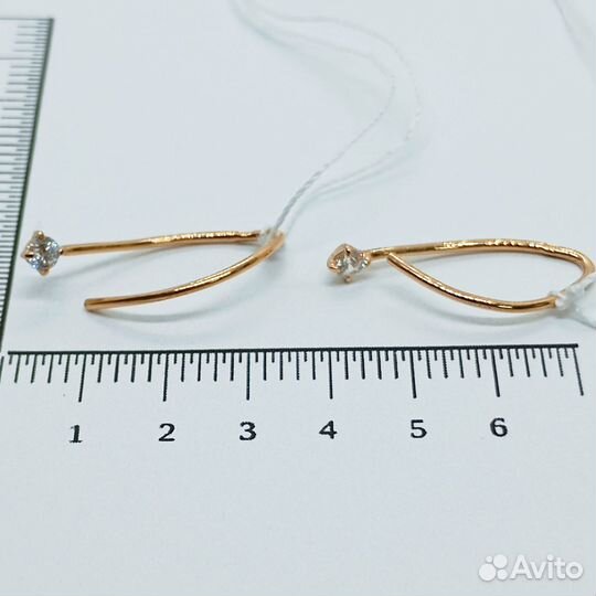 Серьги с синтетическим камнем Золото