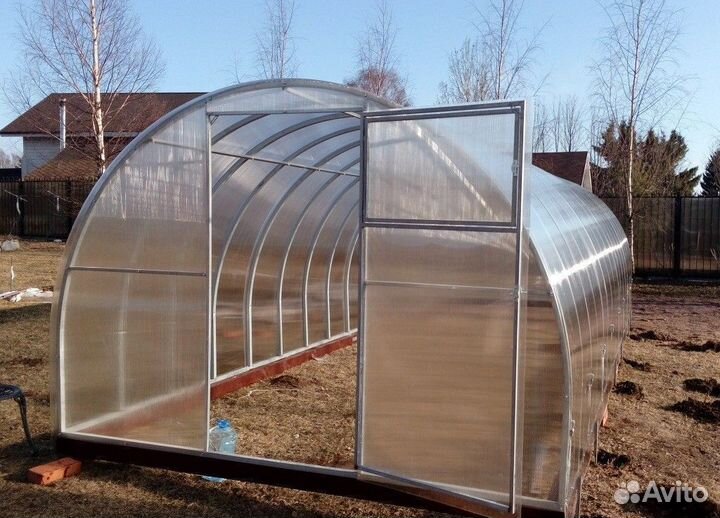 Теплица 3 на 4 с грядками