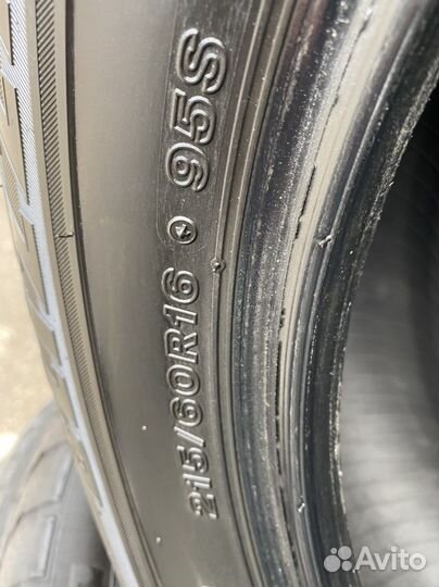 Bridgestone Blizzak Revo GZ 215/60 R16