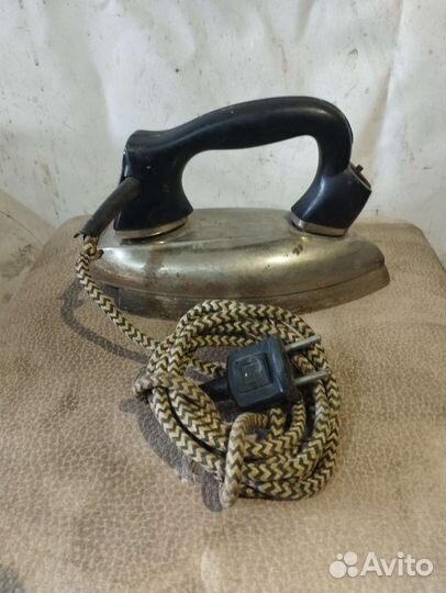 Продам старые утюги