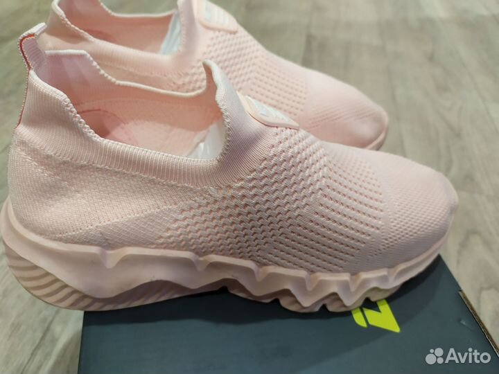 Кроссовки женские летние 40 размер