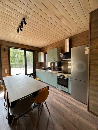 Дом 196 м² на участке 12 сот.