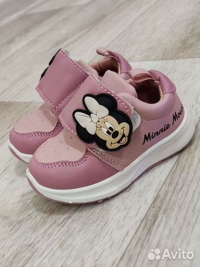 Кроссовки для девочки