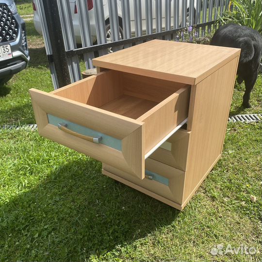 Тумба прикроватная