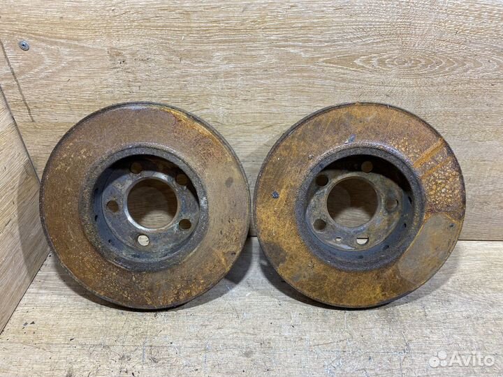 Комплект передних дисков Octavia Tour D119