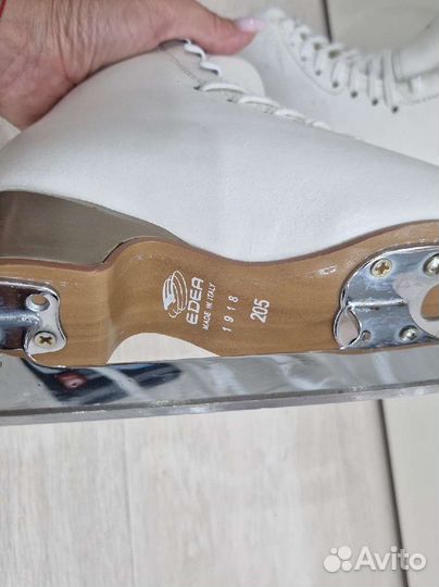 Фигурные коньки edea