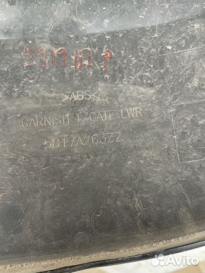 Накладка двери багажника Mitsubishi Pajero Sport