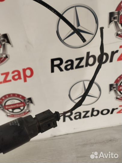 Насос (моторчик) омывателя стекла Mercedes-Benz Vi